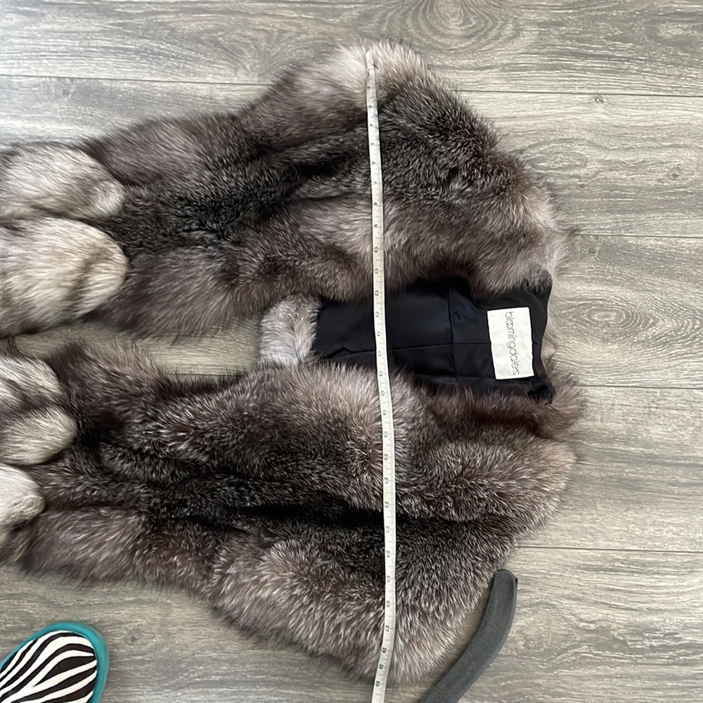Bloomingdale’s Used Sliver real fox stole used . L-XL. With free Fendi scarf - Picture 11 of 15
